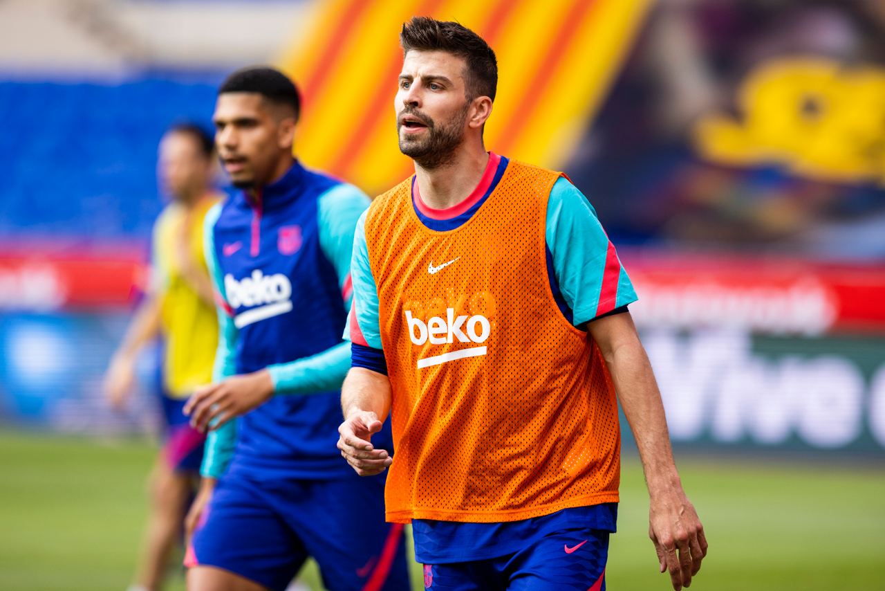 Lee más sobre el artículo ¡Bomba en el once de Koeman! ¡Juega Piqué!