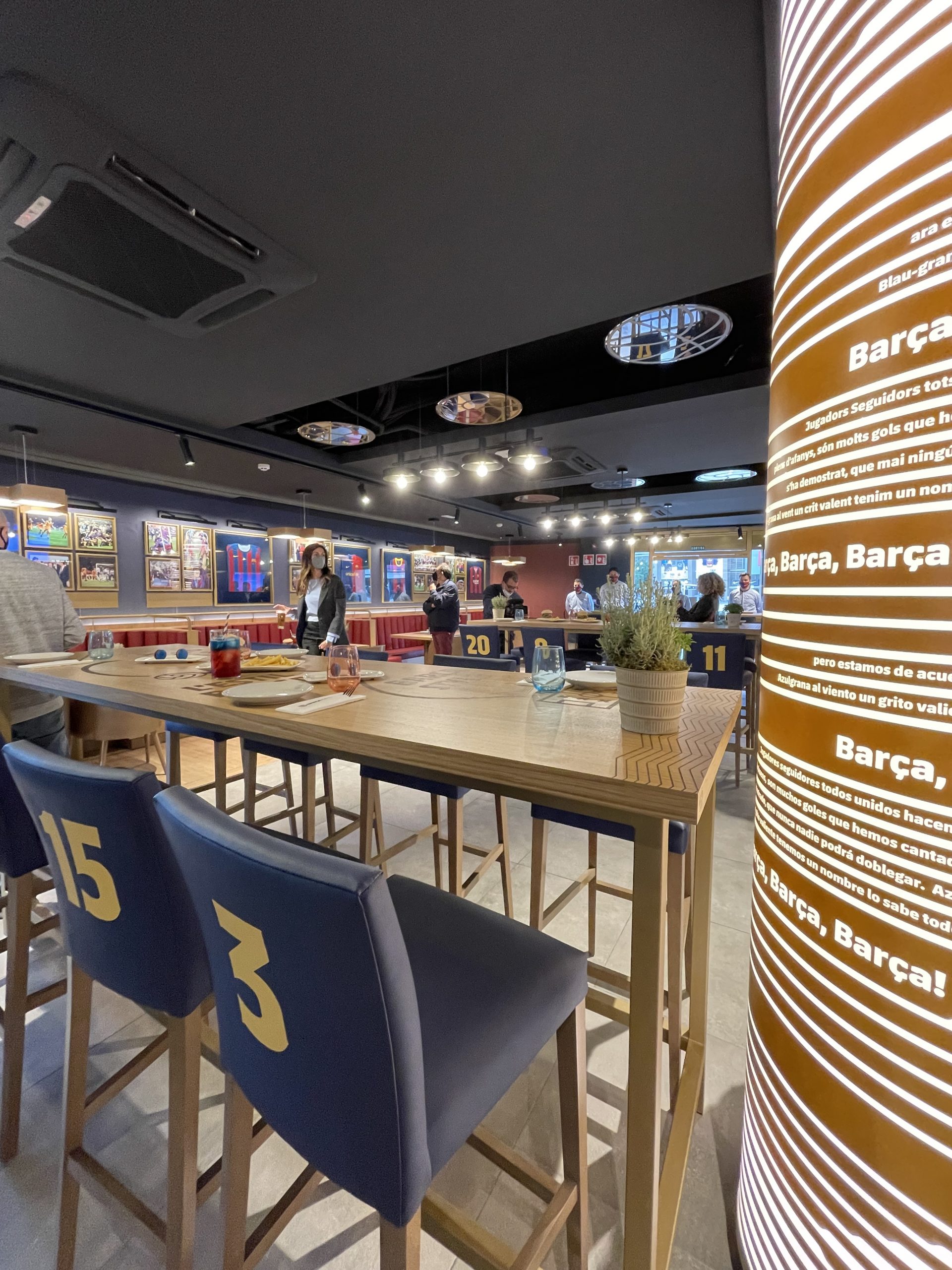 En este momento estás viendo Se presentó el Barça Café, un nuevo espacio en el Camp Nou