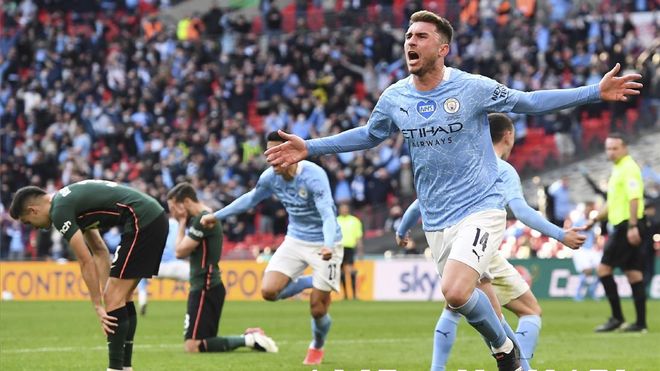 En este momento estás viendo Si Laporte llega, ¿quién sale?