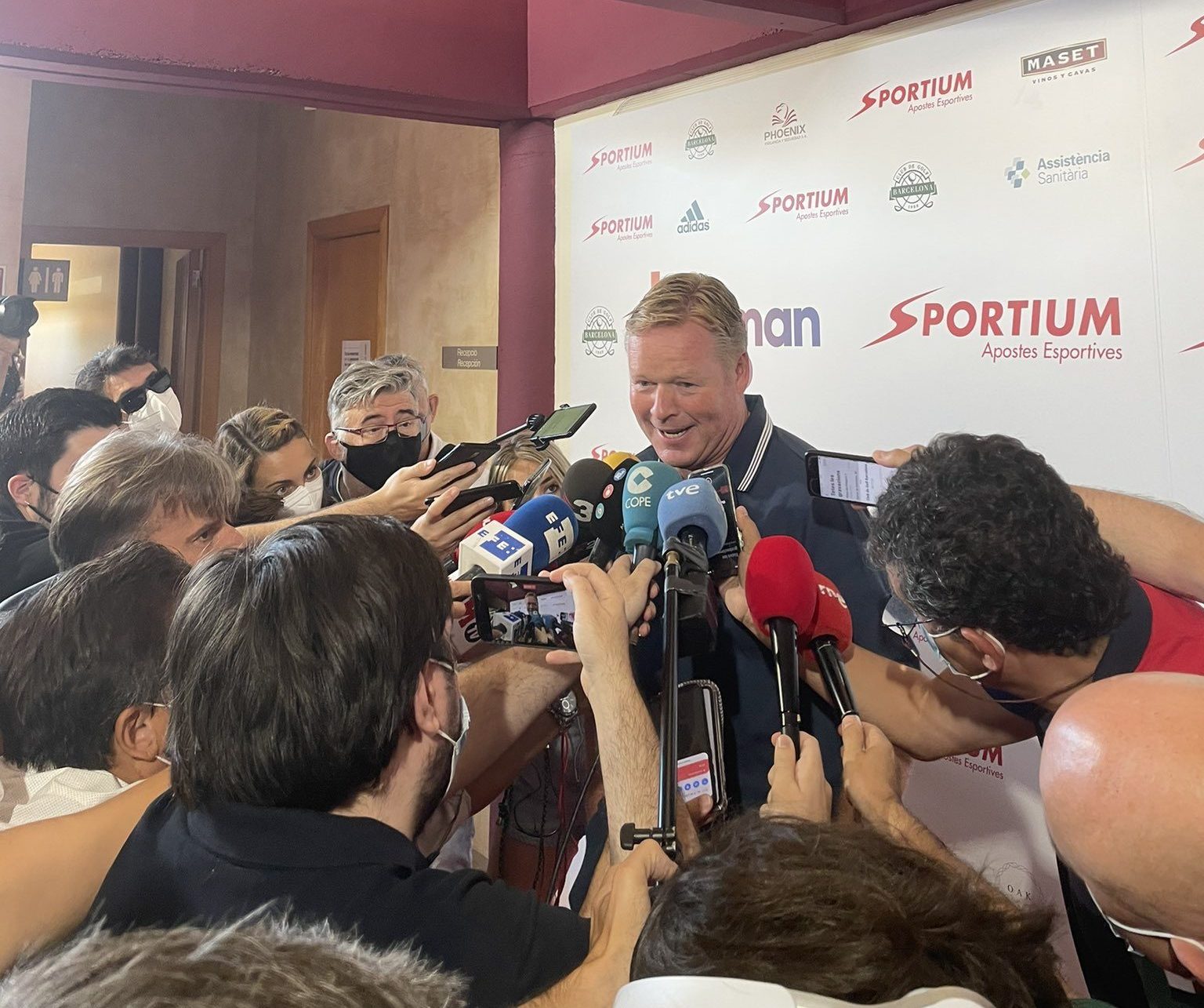 En este momento estás viendo Fuertes declaraciones de Ronald Koeman