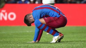Lee más sobre el artículo Mensaje a Piqué: «Te quedas a entrenar»