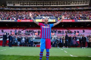 Lee más sobre el artículo Dani Alves juega con fuego