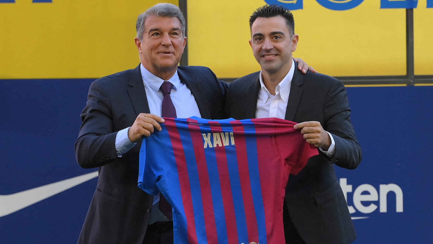 En este momento estás viendo ¡Pulso de Laporta a Xavi!