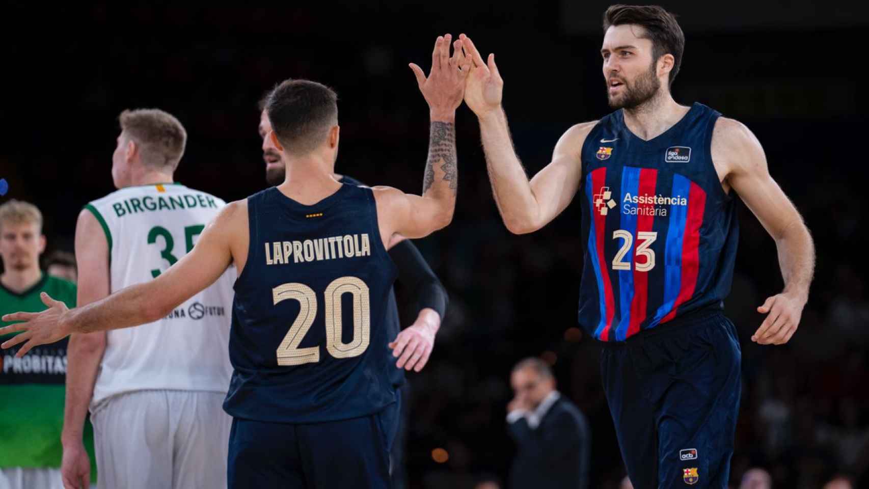 Lee más sobre el artículo El coronel Laprovittola conduce al Barça hasta la final