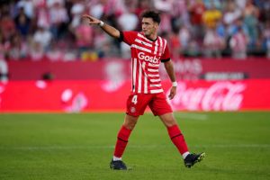 Lee más sobre el artículo <strong>Arnau Martínez: El lateral perfecto para el Barça</strong>